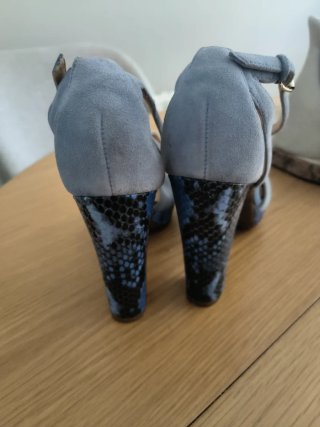 Zapatos de tacón Geox azules-efecto piel serpiente