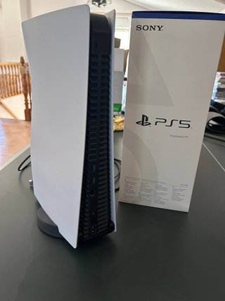 PlayStation 5 (PS5) Sony Blanca y Negra