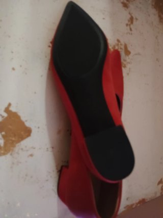 Zapatos de tacón rojos para mujer