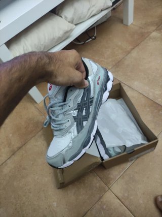 Asics Gel NYC Zapatillas Grises y Plateadas
