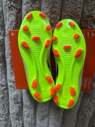 Botas de fútbol niño Nike 33