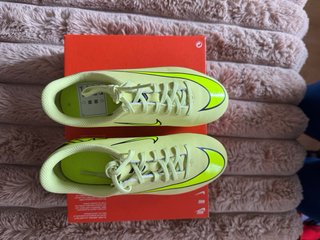 Botas de fútbol niño Nike 33