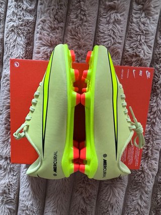 Botas de fútbol niño Nike 33