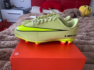 Botas de fútbol niño Nike 33