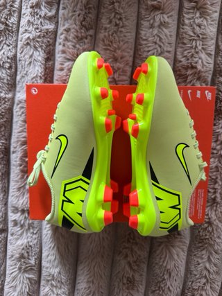 Botas de fútbol niño Nike 33