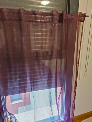 Cortinas transparentes moradas