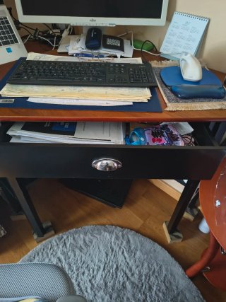 Mesa de estudio para esquina perfecto estado