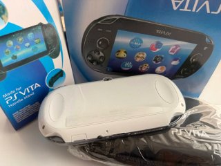 Sony PS Vita OLED Blanca cómo Nuevo.