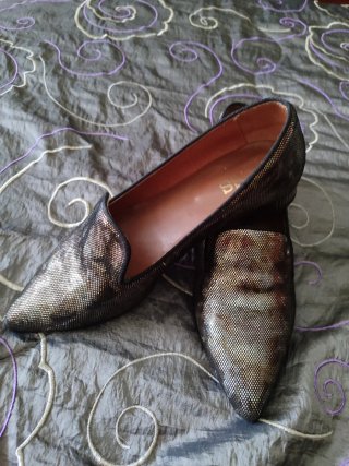 Mocasines Kess Puntos Brillantes Negro/Dorado