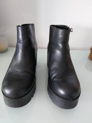 Botines de piel negros, plataforma / Cuña. T40