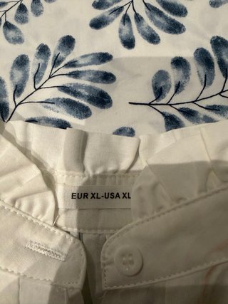 Camisa blanca bordada floral