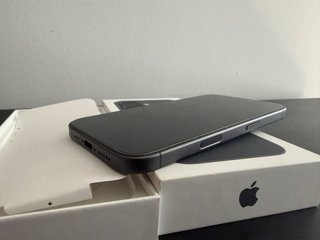 Iphone 17 negro 256gb bateria 100%. Versión eSIM