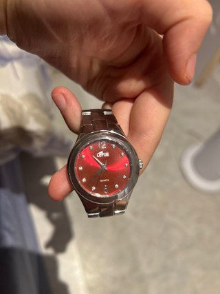 Reloj Lotus Rojo y Plateado