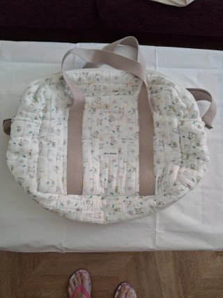 Bolsa pañalera con cambiador y porta pañales