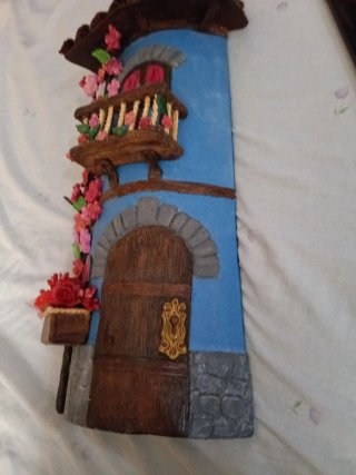 Teja Decorada Casa Azul Flores Balcón