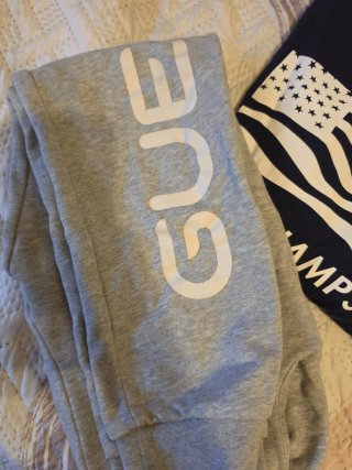 Lote Pantalón Guess niño 10 años y camiseta ovs