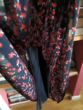 Abito midi floreale nero e rosso firmato