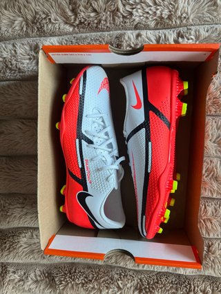 Botas de fútbol Nike Phantom 38,5