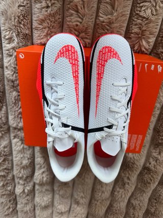 Botas de fútbol Nike Phantom 38,5