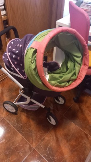 Carrito de muñecas con túnel gusano
