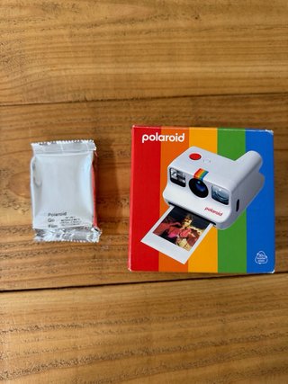 Polaroid Go Gen 2 + Cartucho Fotos