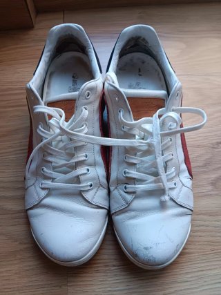 Zapatillas Louis Vuitton rojas y blancas