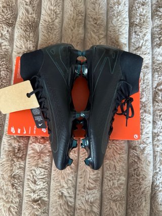 Botas de fútbol Nike negras 39