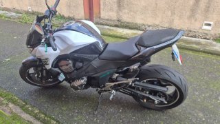 Kawasaki Z800 Naked Blanca y Negra