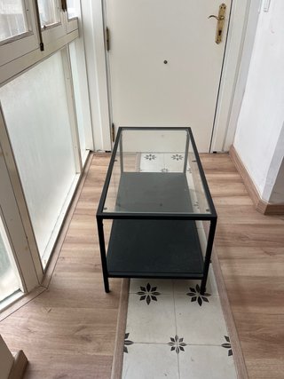 Mesa centro cristal y metal negra