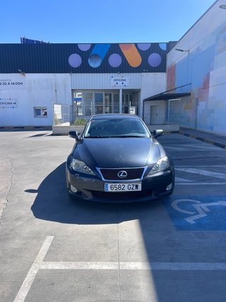 Lexus IS 2010