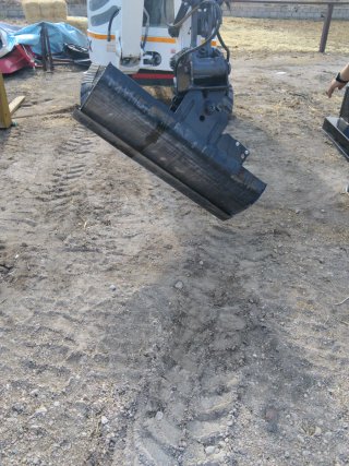 Cazo oscilante para miniexcavadoras