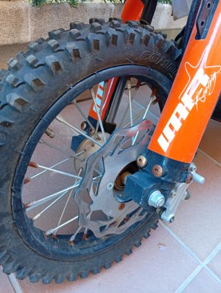 Moto infantil cross naranja y blanca