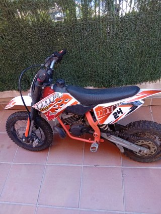Moto infantil cross naranja y blanca