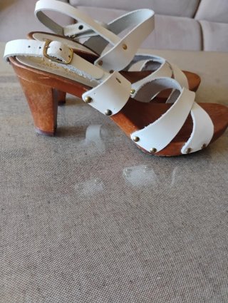 Sandalias firma italiana de madera piel talla 38