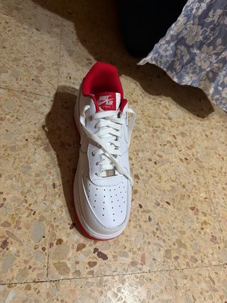 Nike Air Force 1 Blancas y Rojas