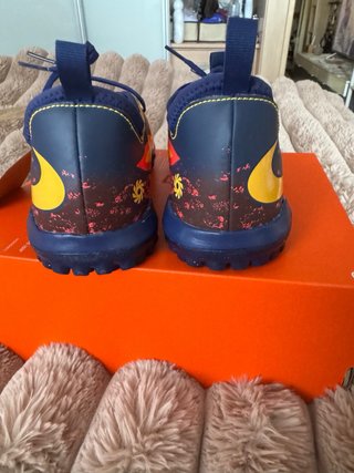 Botas de fútbol Nike para césped artificial