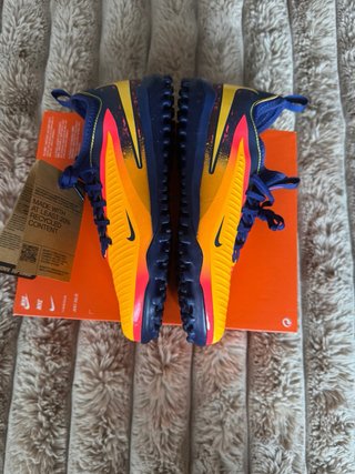 Botas de fútbol Nike para césped artificial
