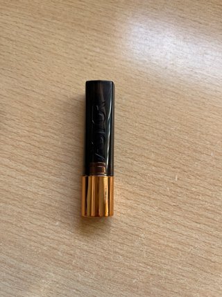 Pintalabios Astor Negro y Dorado Nuevo