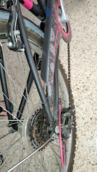 Bicicleta BTWIN Negra y Rosa