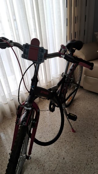 Bicicleta BTWIN Negra y Rosa
