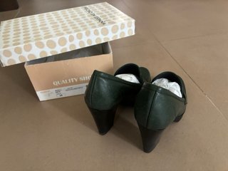 Zapatos Salón Tacón Ancho. Mauro Moretti T.36