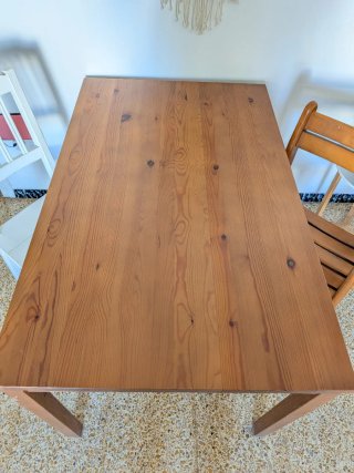 Mesa + 2 sillas