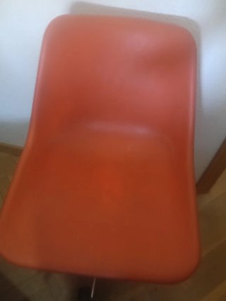 Silla de estudio naranja giratoria