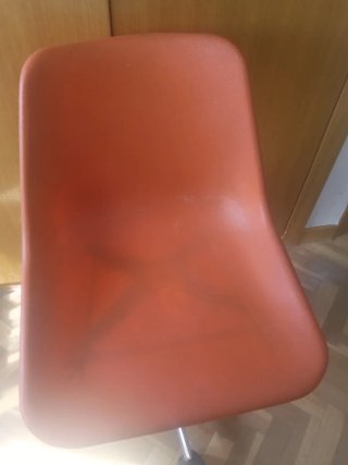 Silla de estudio naranja giratoria