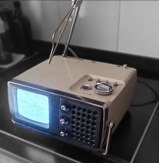 Radio-Televisión Vintage Universum SK 2216