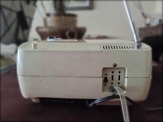 Radio-Televisión Vintage Universum SK 2216