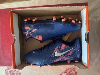 Botas de fútbol Nike niño talla 38