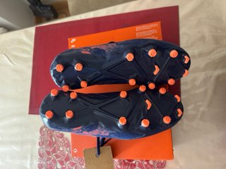 Botas de fútbol Nike niño talla 38