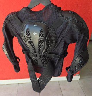 Peto Alpinestars para niño