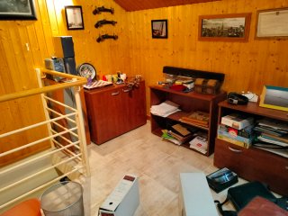 3 Mesas de oficina y archivador con mesa para tele